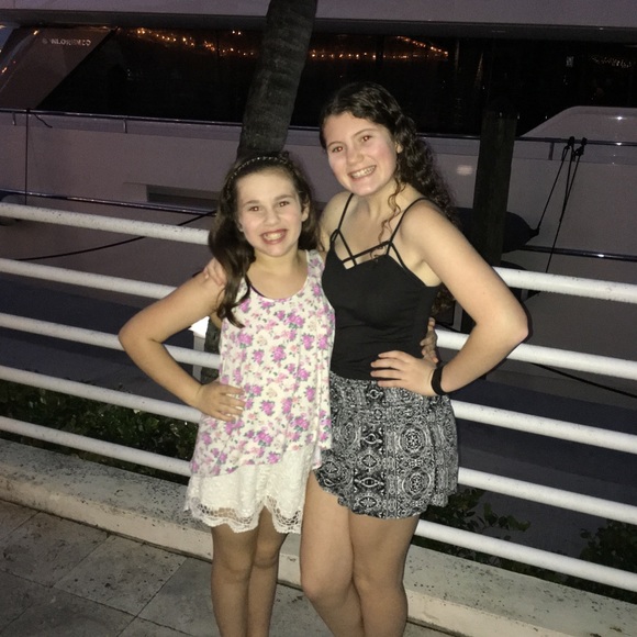 Black and white print LA hearts shorts - Picture 3 of 3